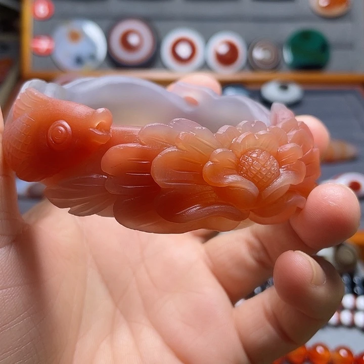 玛瑙/玉髓颈饰未镶嵌大*布