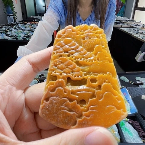 翡翠未镶嵌颈饰翡翠