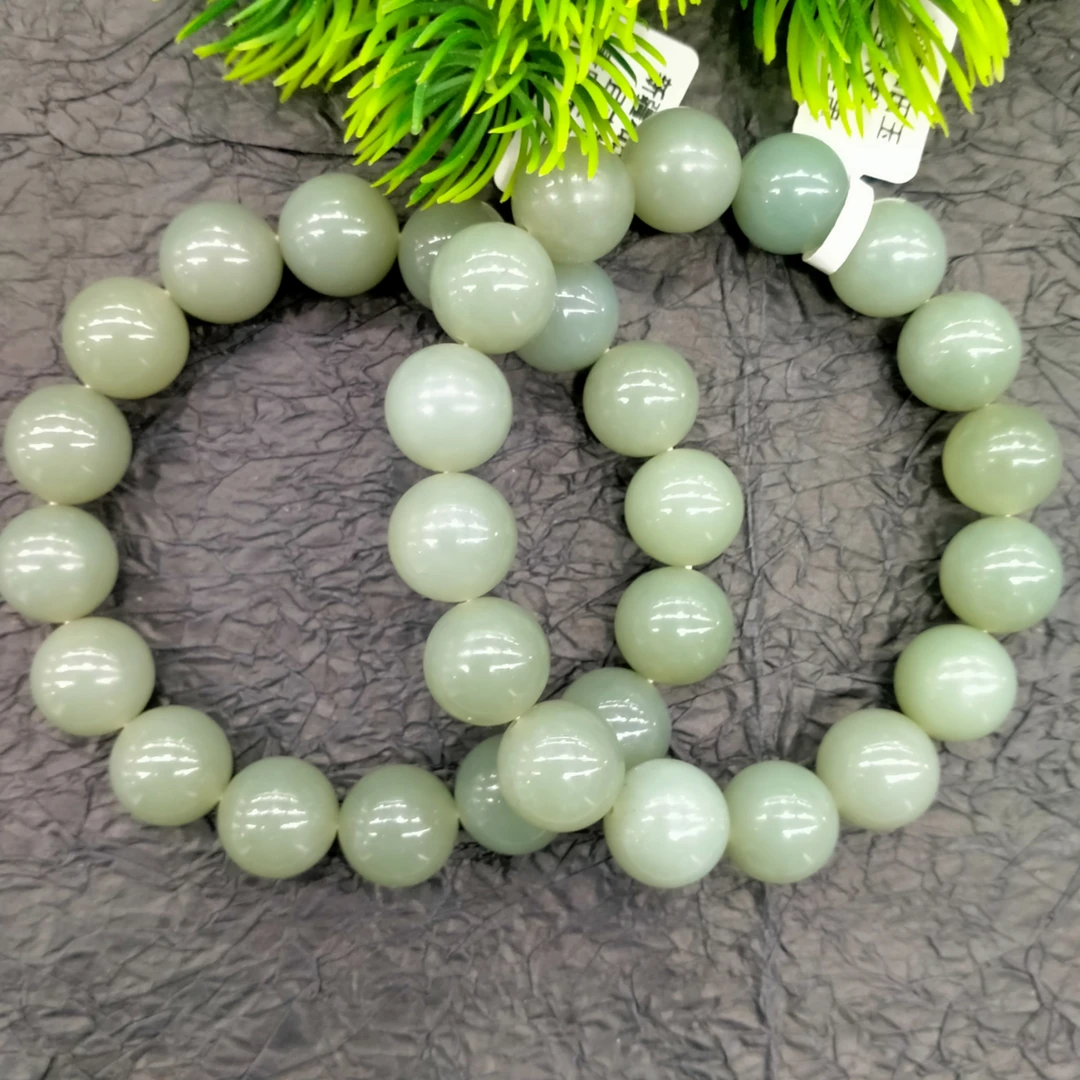 新疆和田玉且末料青白玉卡13圆珠手串 多样性发其一 男款玉手串