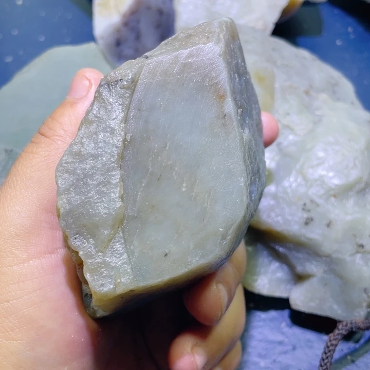 和田玉未镶嵌珠宝半成品