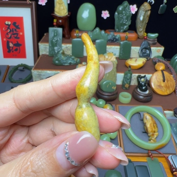 岫岩河磨玉（透闪石质玉）未镶嵌把件