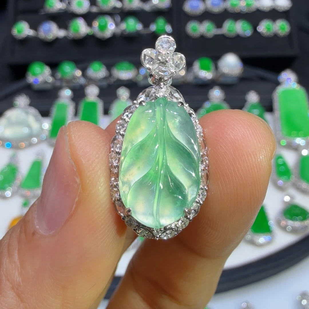 翡翠18K金镶嵌颈饰收到货48小时鉴赏期