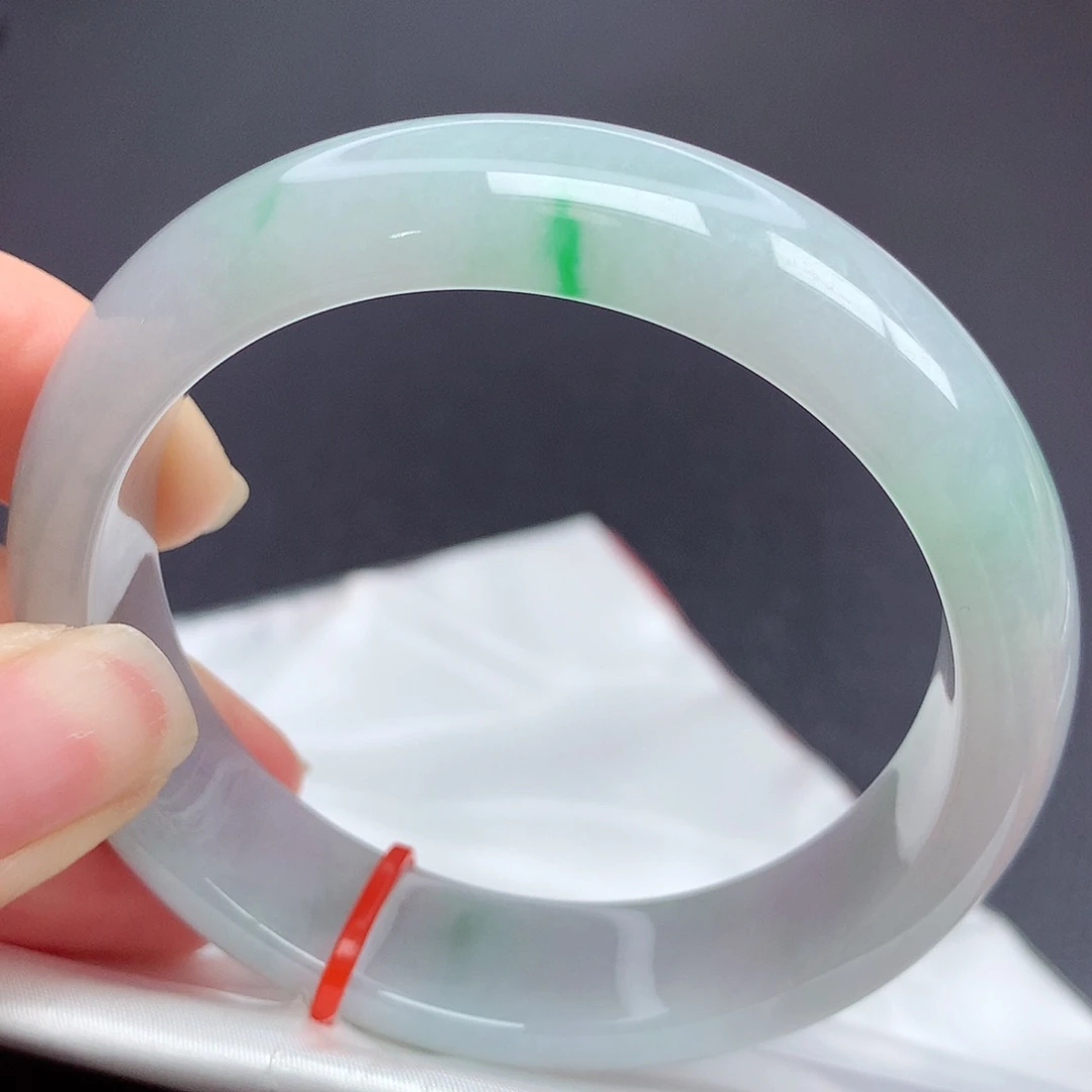 翡翠手镯未镶嵌54圈口