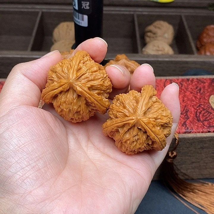 景***昱文玩核桃把件白奔