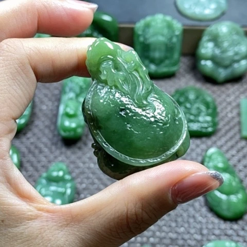 【闪购商品】颈饰未镶嵌和田玉