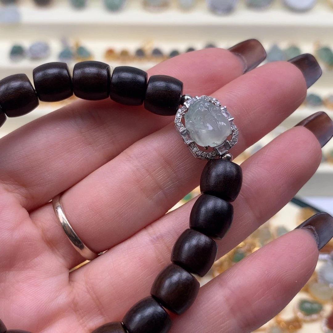 翡翠银S925镶嵌颈饰貔貅