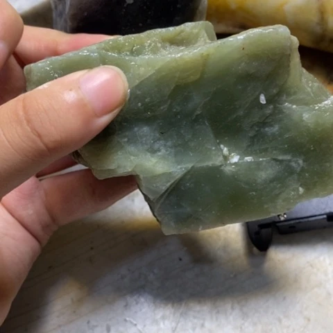 透闪石质玉未镶嵌珠宝半成品