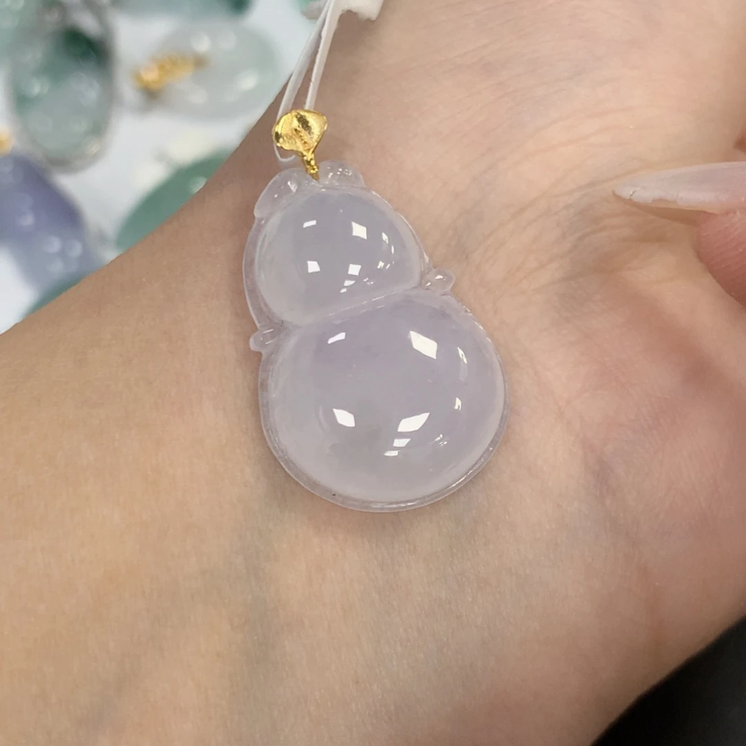 颈饰18K金镶嵌翡翠