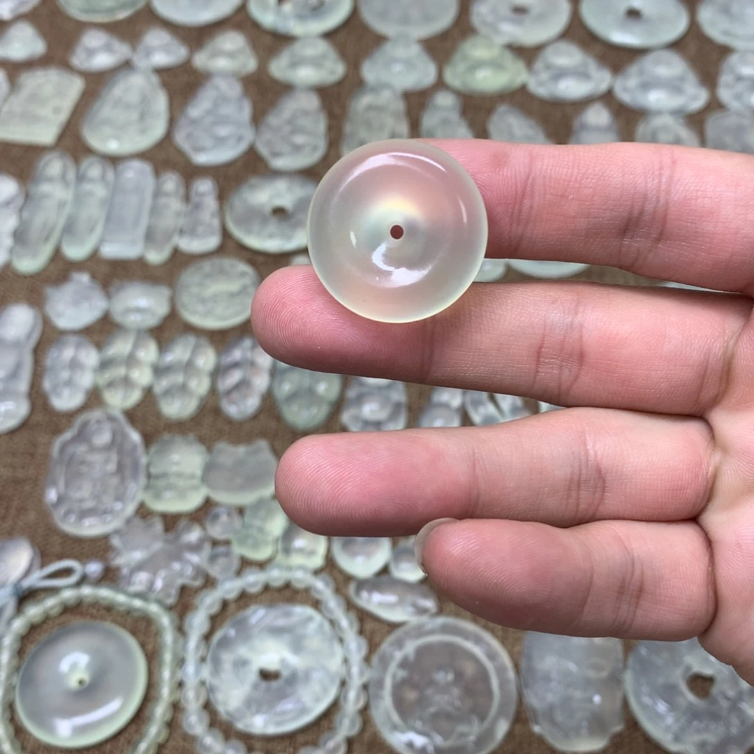 蛇纹石玉颈饰未镶嵌Y***吖