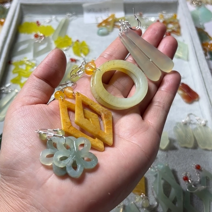 蛇纹石玉未镶嵌把件