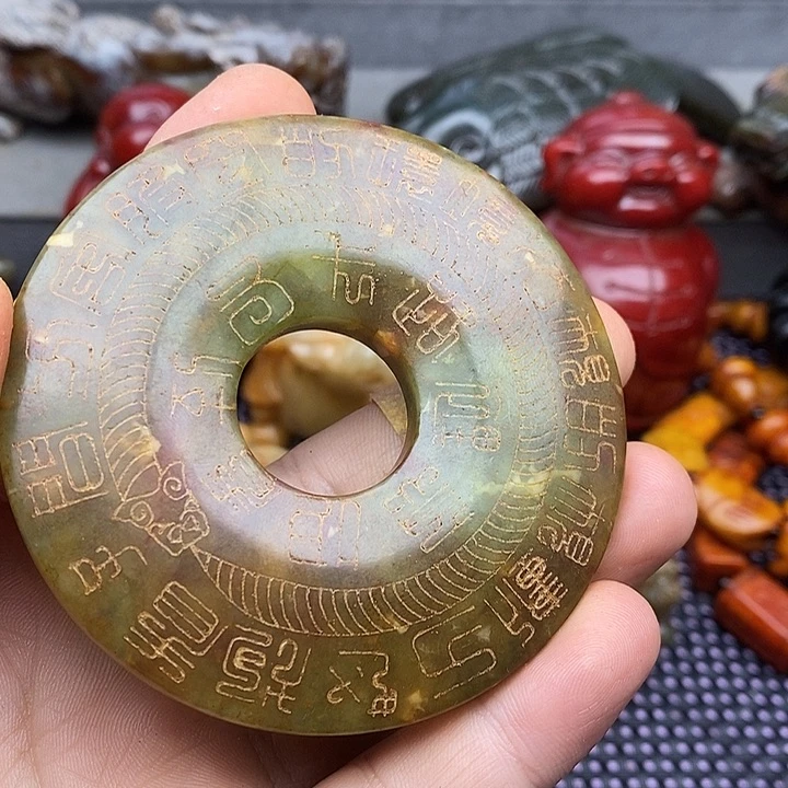 未镶嵌蛇纹石玉颈饰