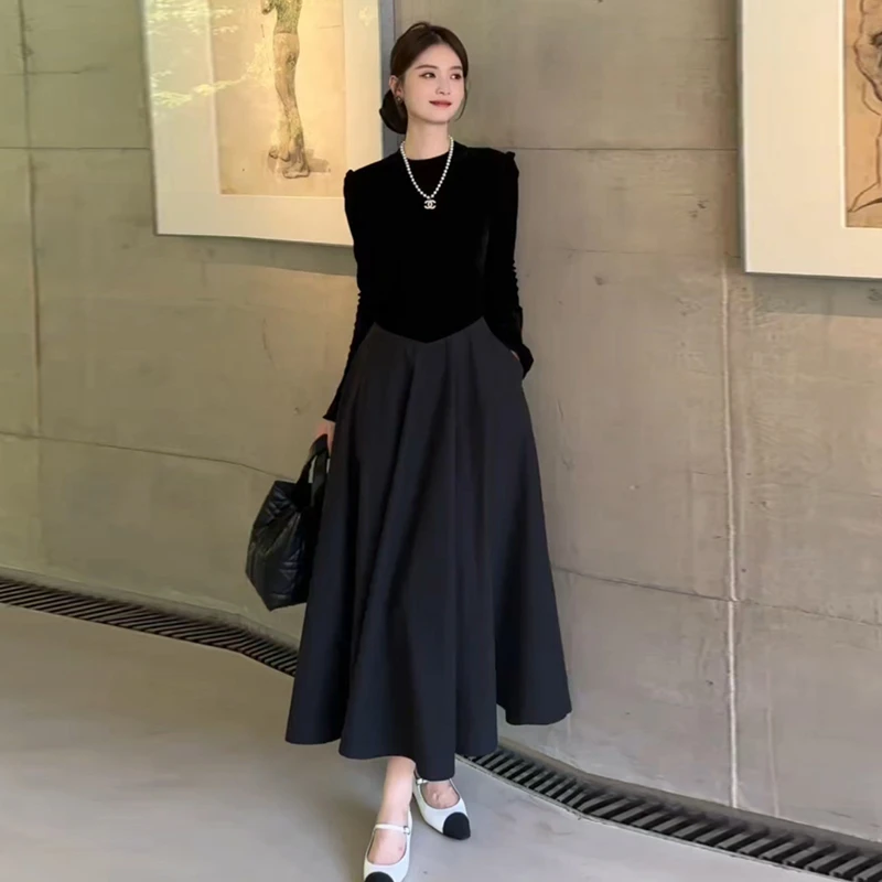 秋季新款轻奢高级感赫本风黑色裙子气质内搭长袖连衣裙女