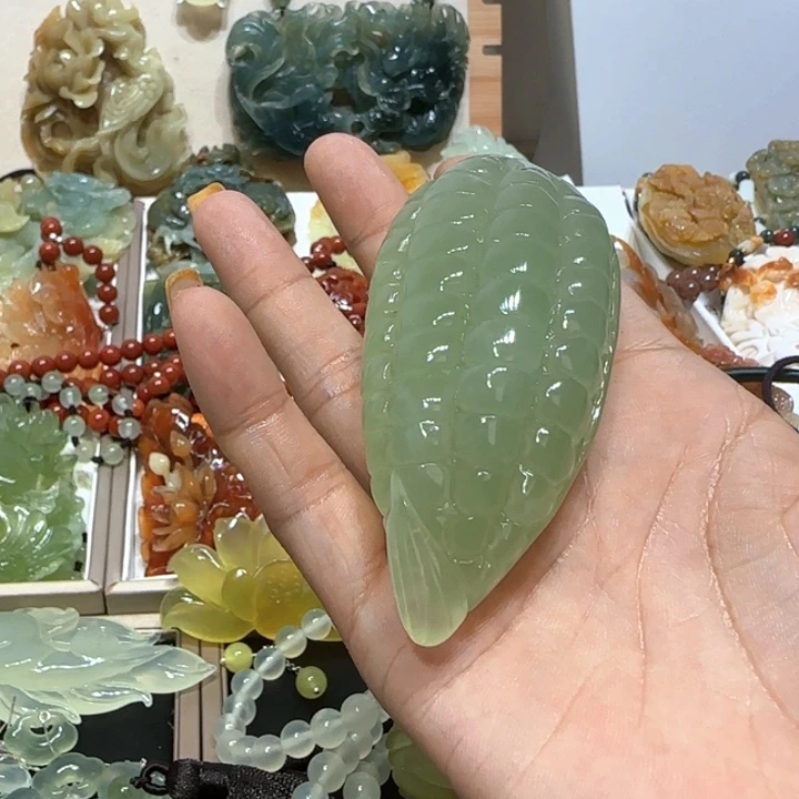 蛇纹石玉未镶嵌吊坠