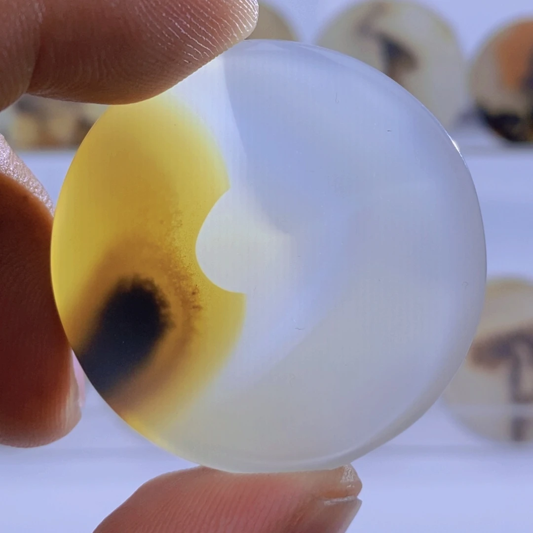 玛瑙/玉髓颈饰未镶嵌丫**?