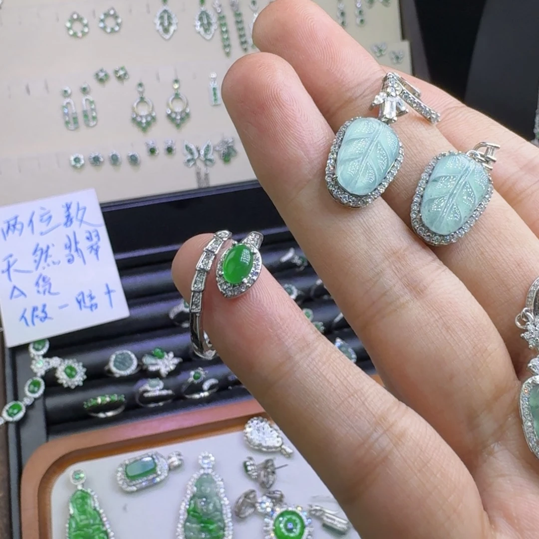 俊***锟翡翠银S925镶嵌耳饰874