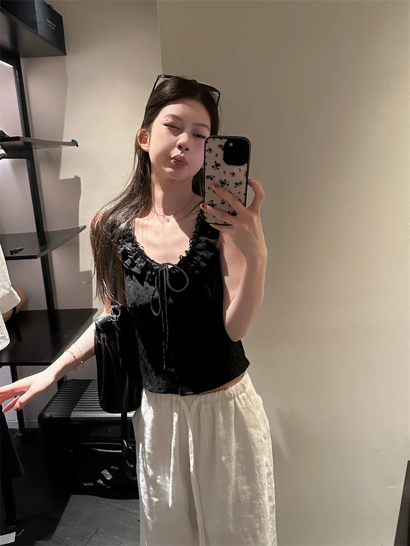 【OPENING自制】松露黑巧 夏季少女气质感植绒小花百搭显瘦上衣