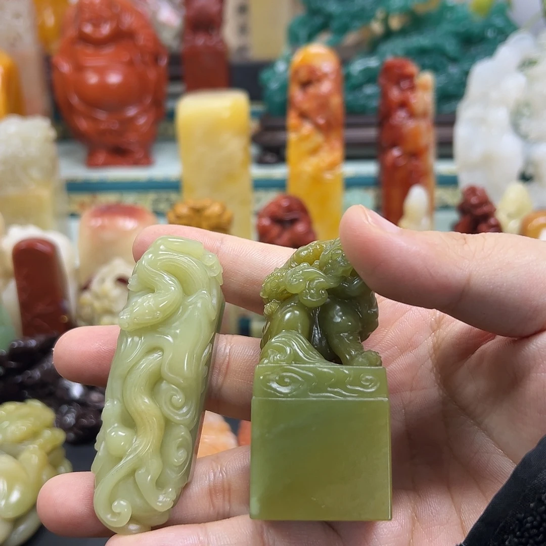 淇***冉寿山石印章雕刻工艺