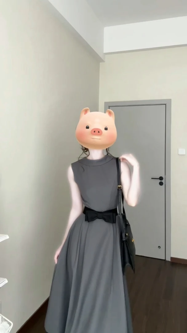 法式高级感赫本风灰色连衣裙女2025夏季新款时尚气质小众无袖裙子