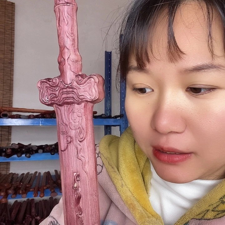 卡***。紫檀木类成套家具