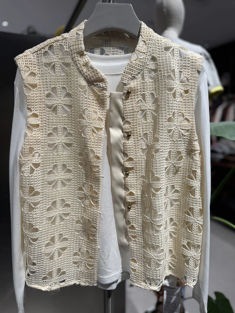 春季韩系简约休闲风薄款马甲立领镂空马夹上衣【布丁】