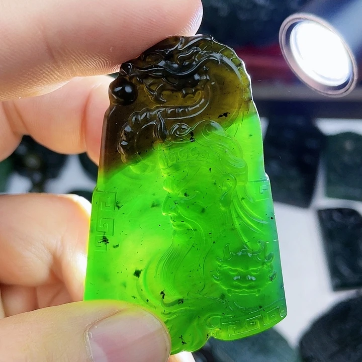 蛇纹石玉未镶嵌挂件