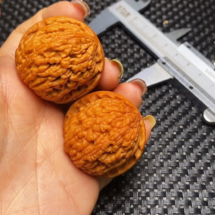 文玩核桃把件秦岭核桃