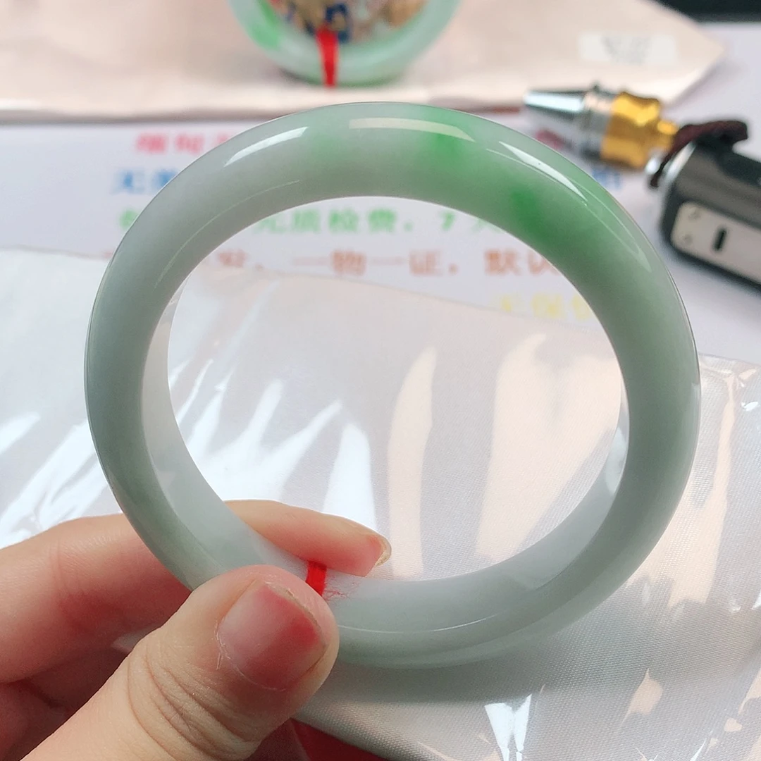 翡翠未镶嵌手镯1569