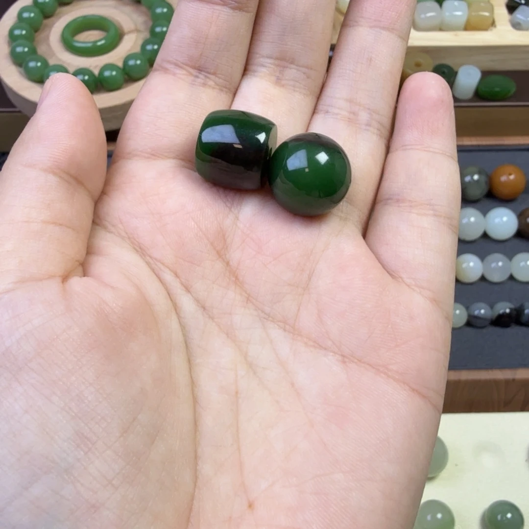 寂***冷和田玉未镶嵌珠宝半成品碧玉桶珠➕卡16圆珠