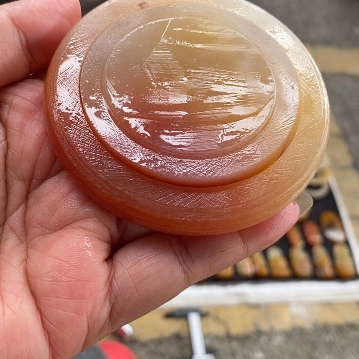 未镶嵌石英质玉（黄龙玉）颈饰