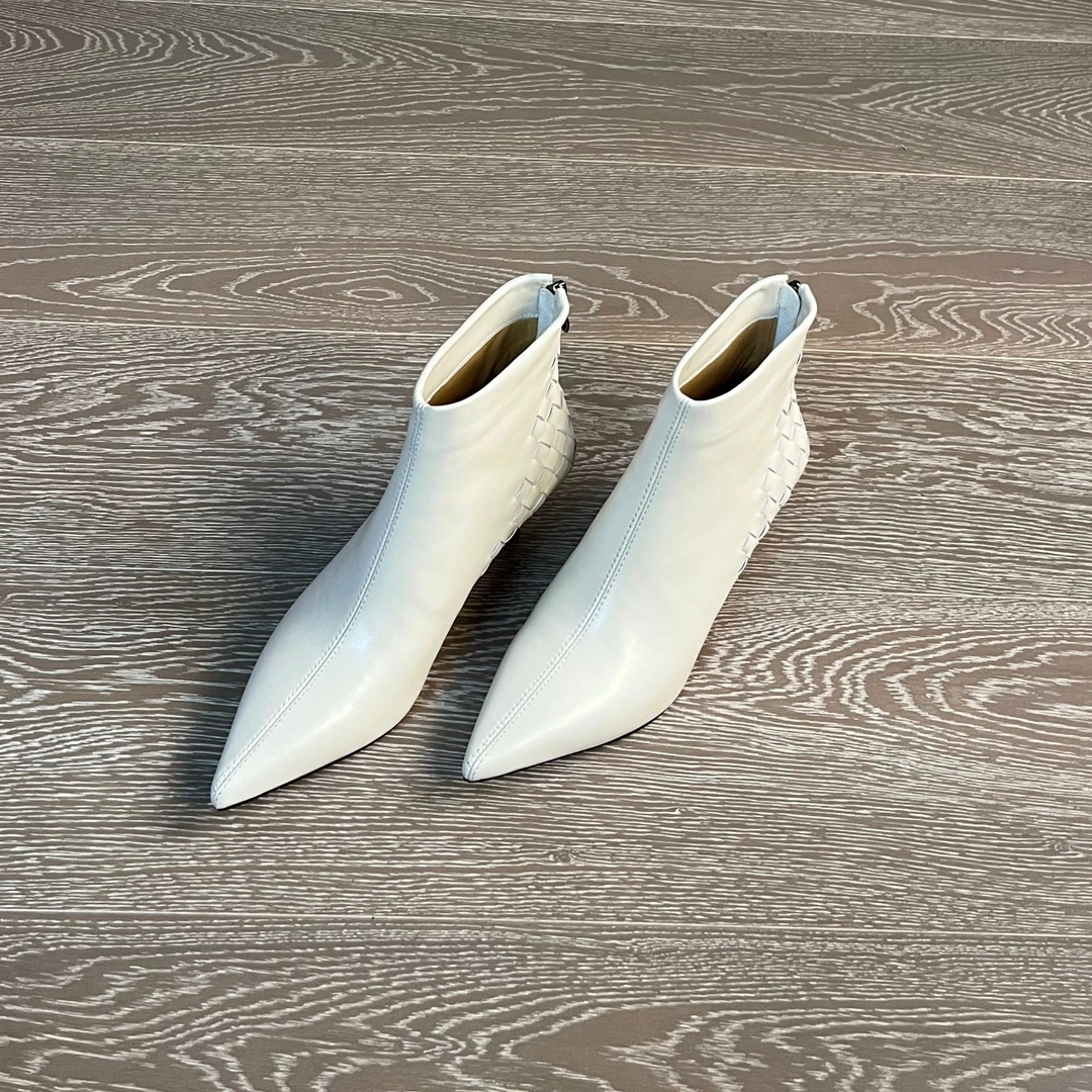 6CM牛皮细跟短靴冬冬季时装靴靴子秋冬秋冬白色靴子高跟尖头女鞋