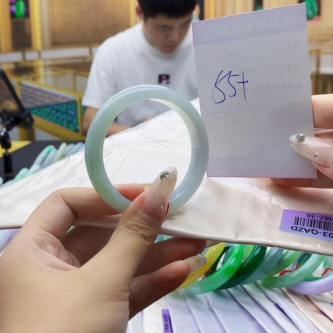 翡翠手镯未镶嵌0098877659000