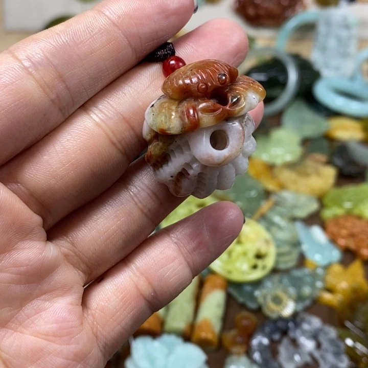 蛇纹石玉吊坠未镶嵌