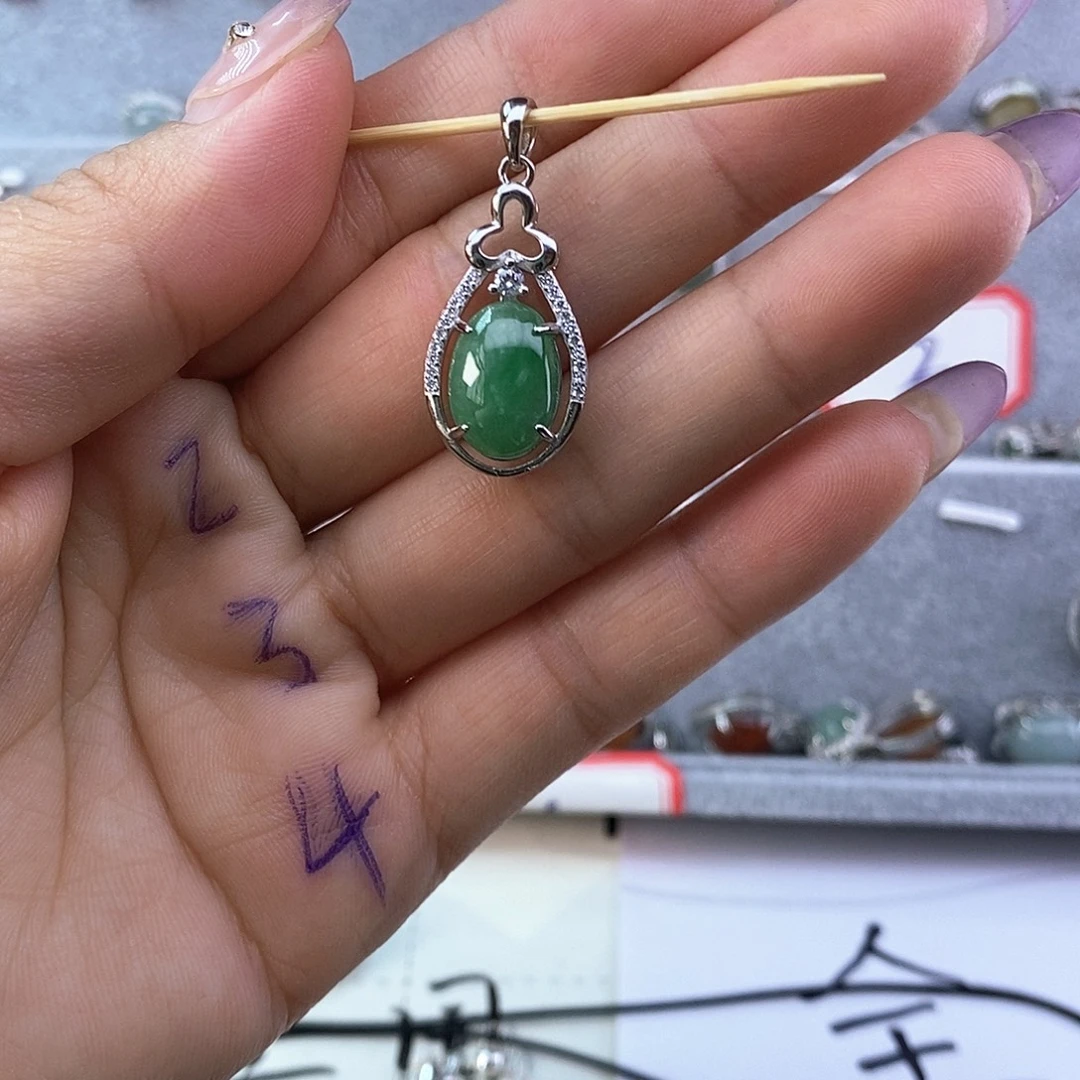 性***螂翡翠未镶嵌戒指缅甸