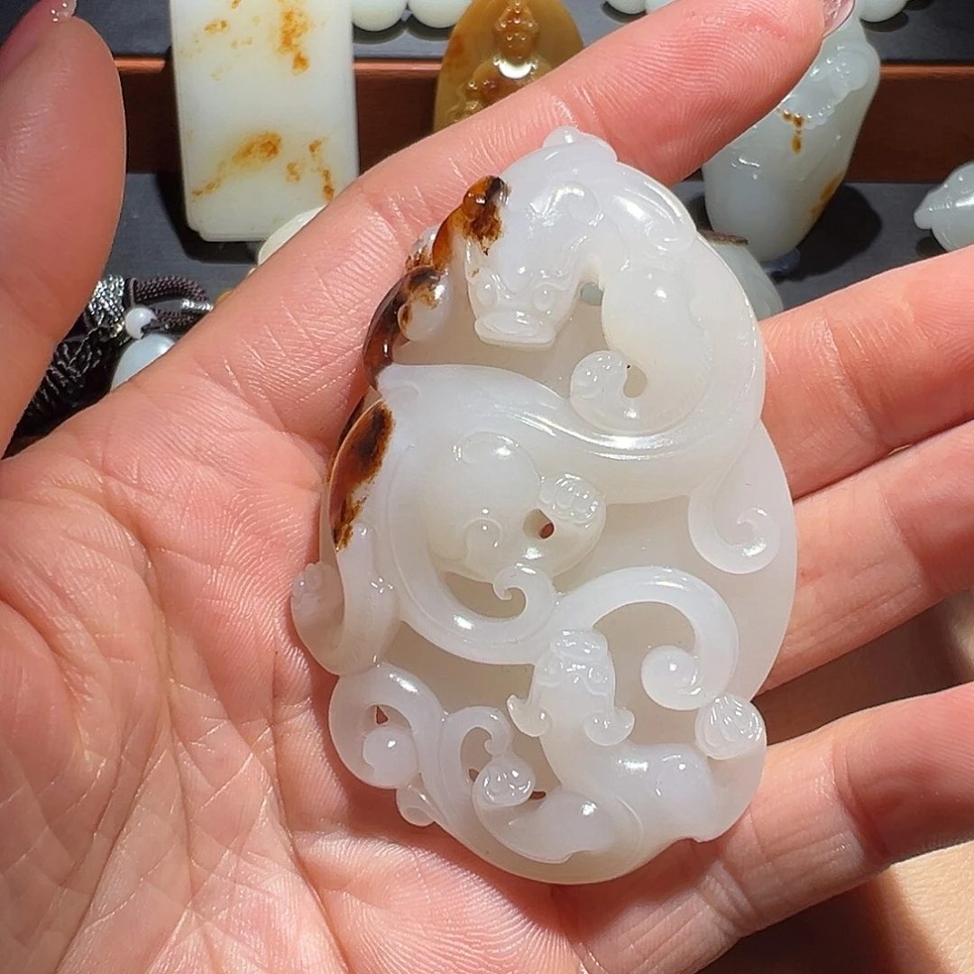 可***可和田玉未镶嵌颈饰