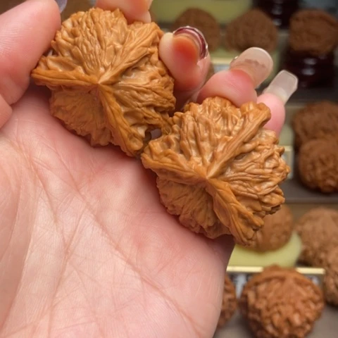 吊坠文玩核桃三棱