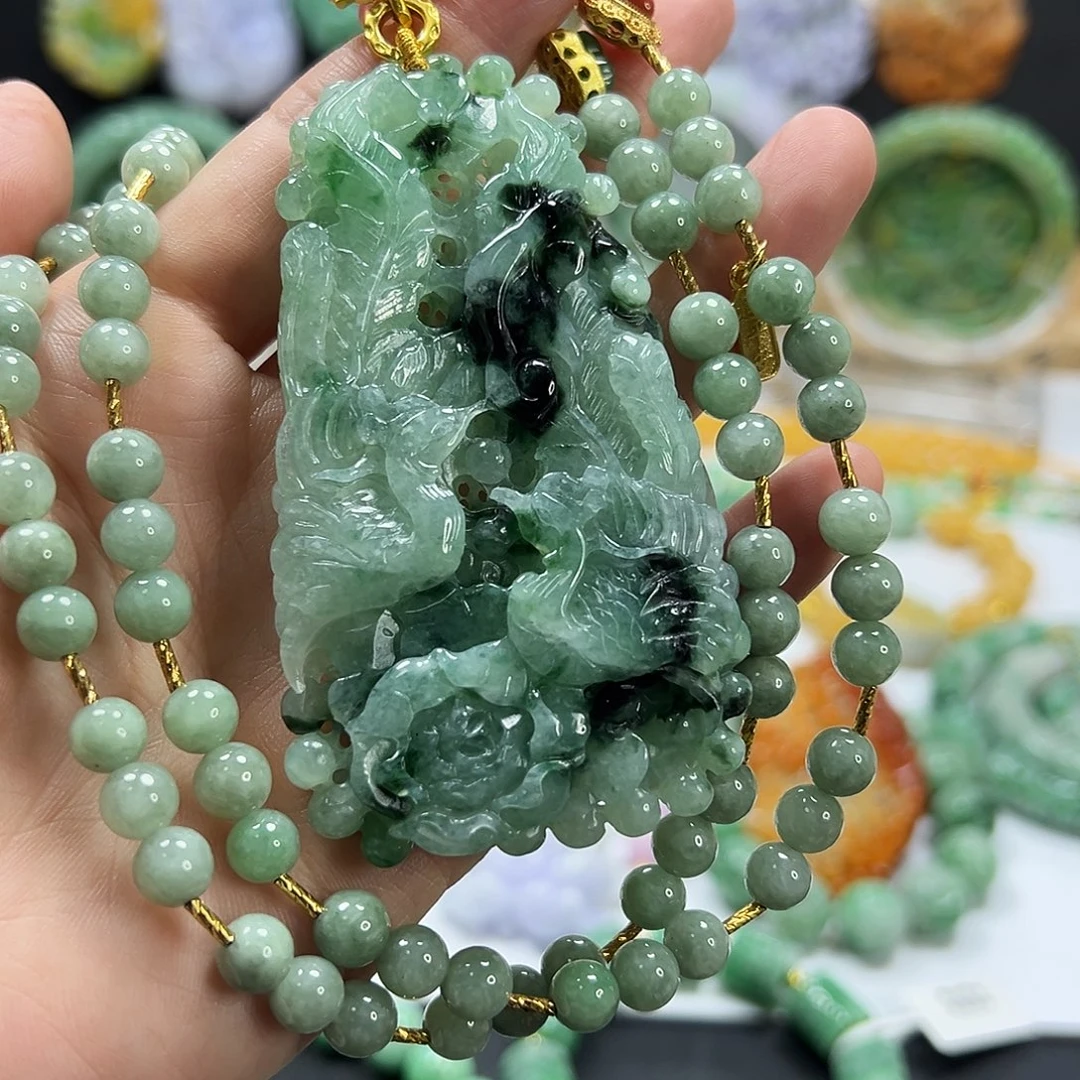 翡翠未镶嵌颈饰吊坠