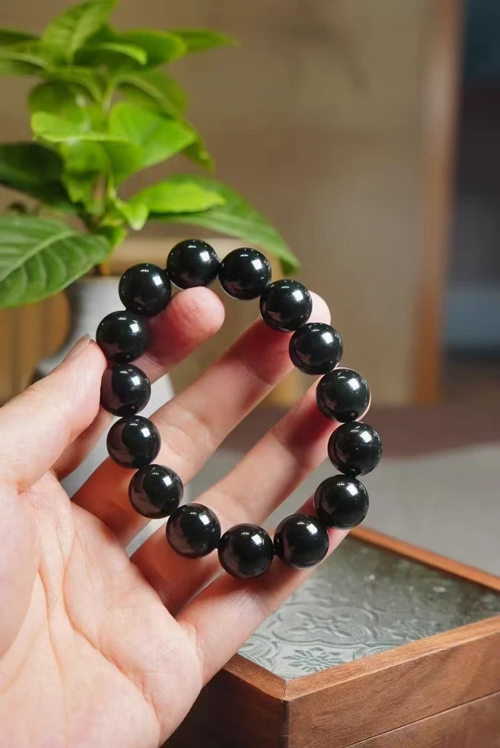 和田玉黑青手串12mm