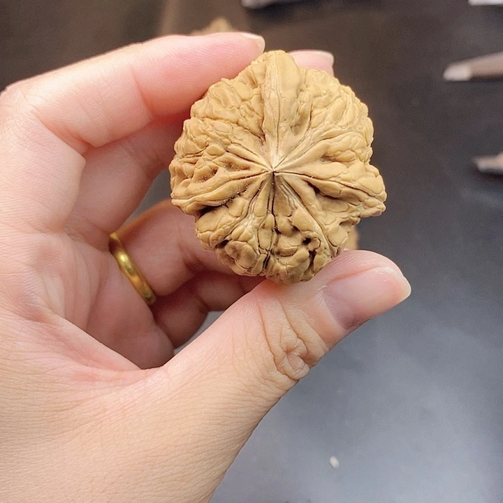 微***变文玩核桃吊坠磕碰黄不退不换