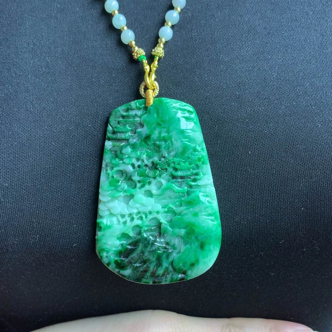 翡翠颈饰未镶嵌翡翠