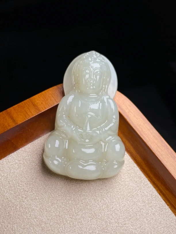 和田玉观音挂件好看