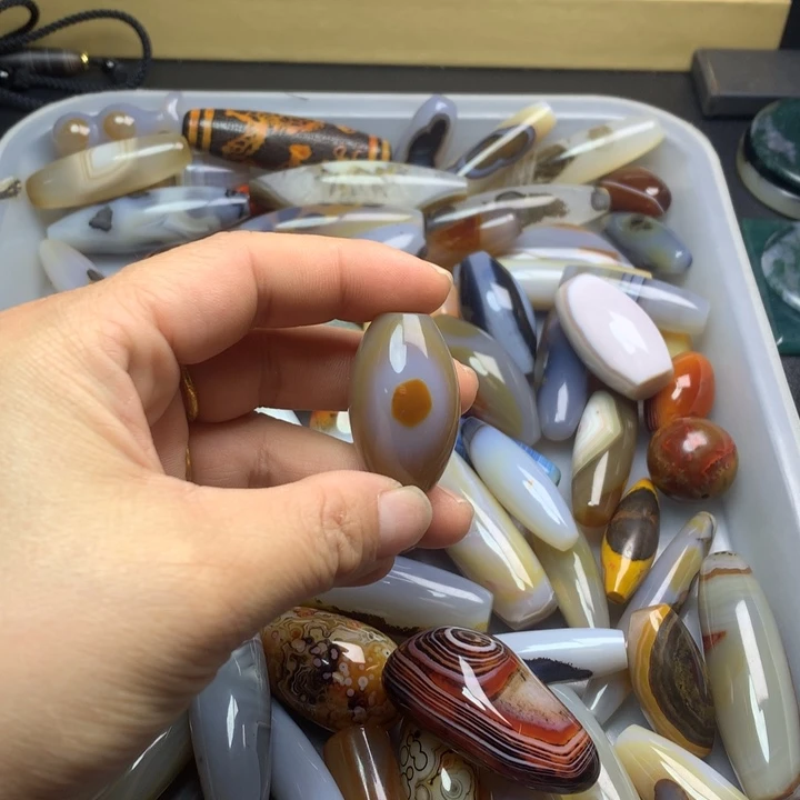 玛瑙/玉髓未镶嵌颈饰吊坠