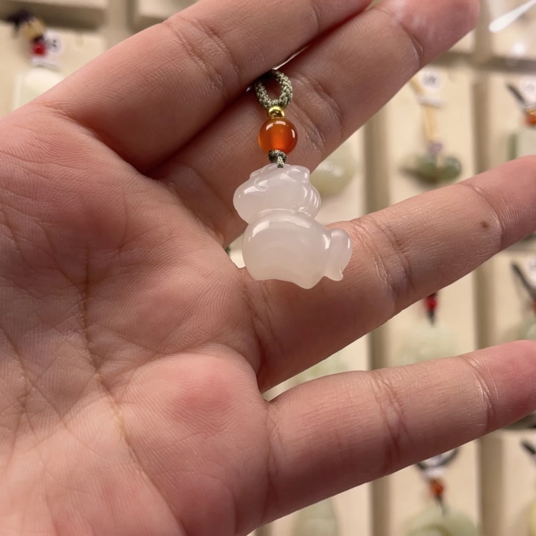 一***岸和田玉未镶嵌颈饰