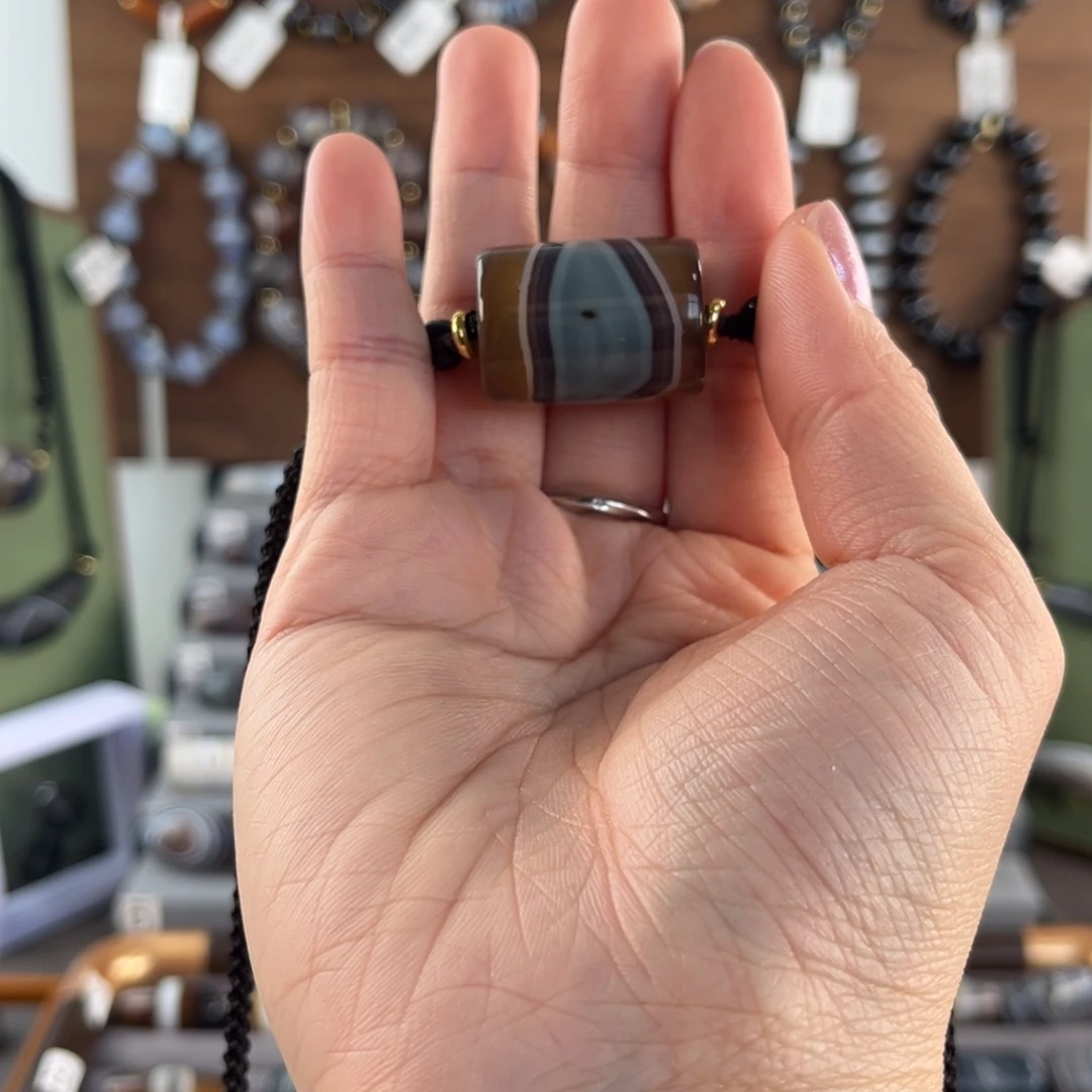 布***衣玛瑙/玉髓合金珠宝奇石