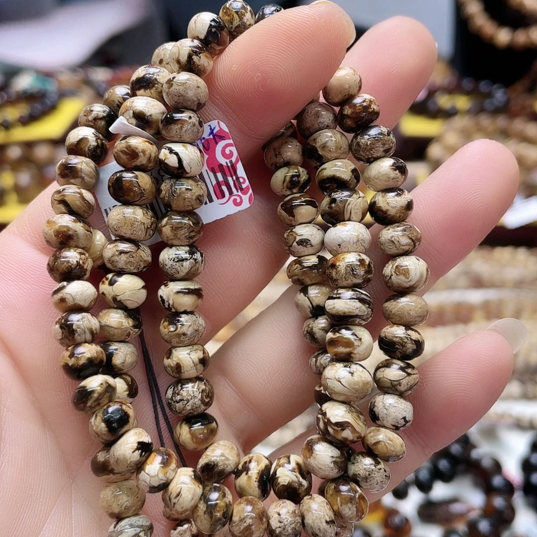 琥珀裸石未镶嵌七