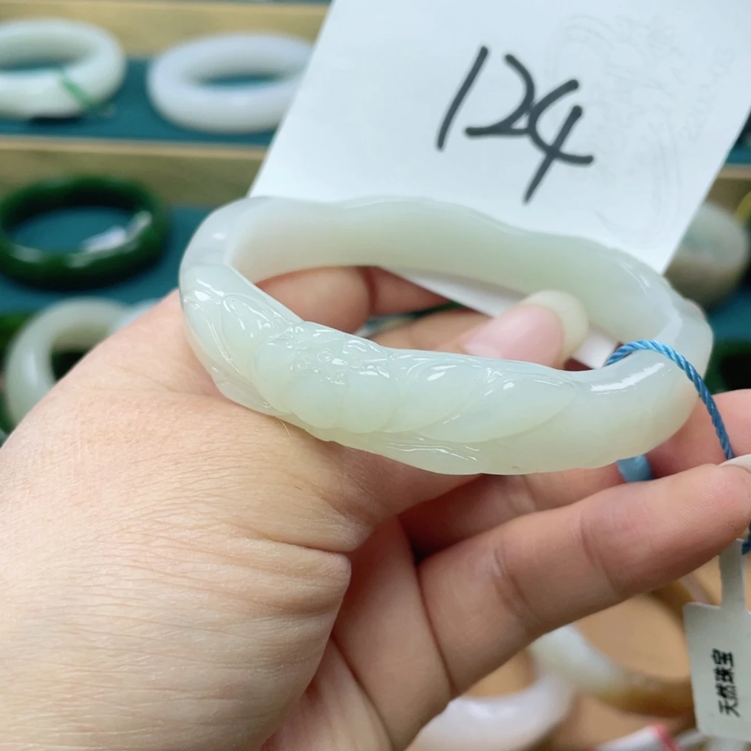 未镶嵌手镯（贵妃镯）和田玉圈口60