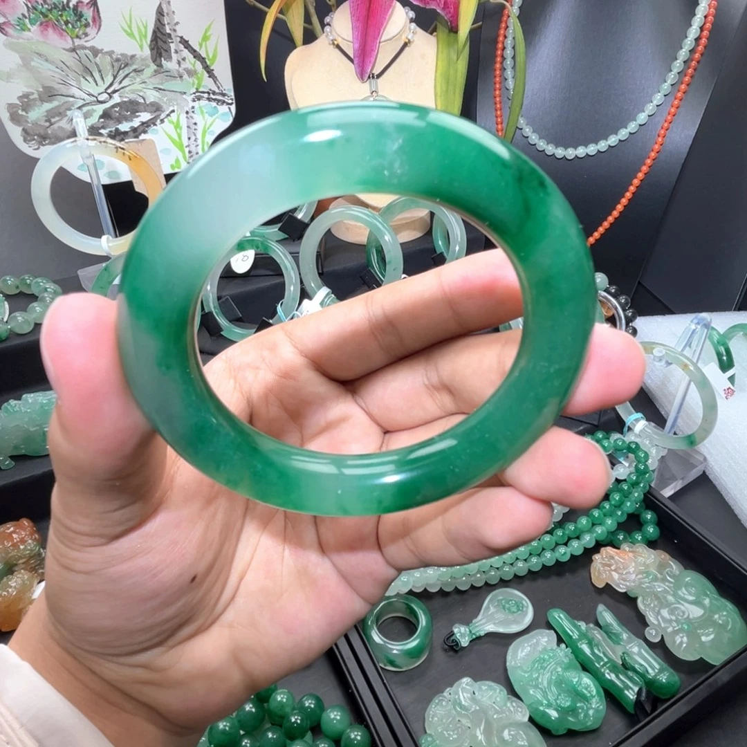 未镶嵌手镯石英质玉（非洲翠）