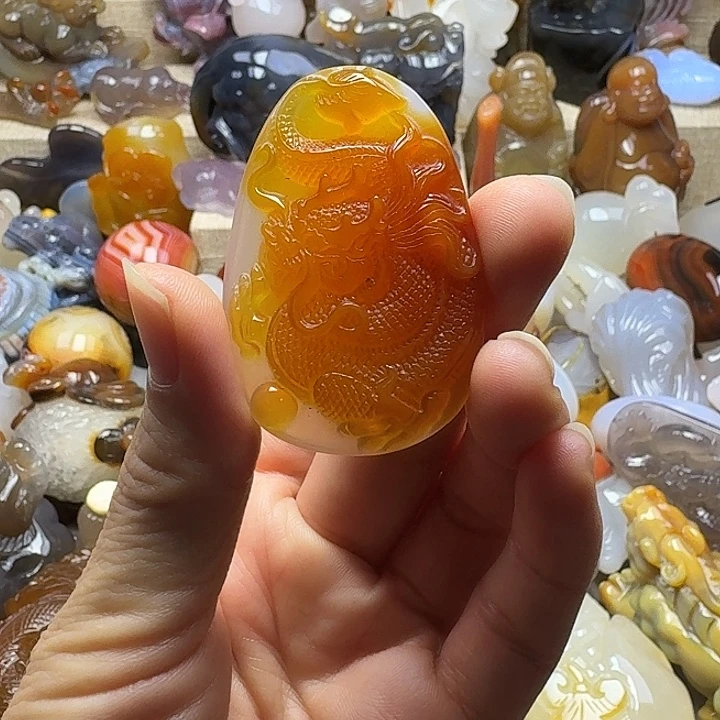 阿****石英质玉未镶嵌饰品