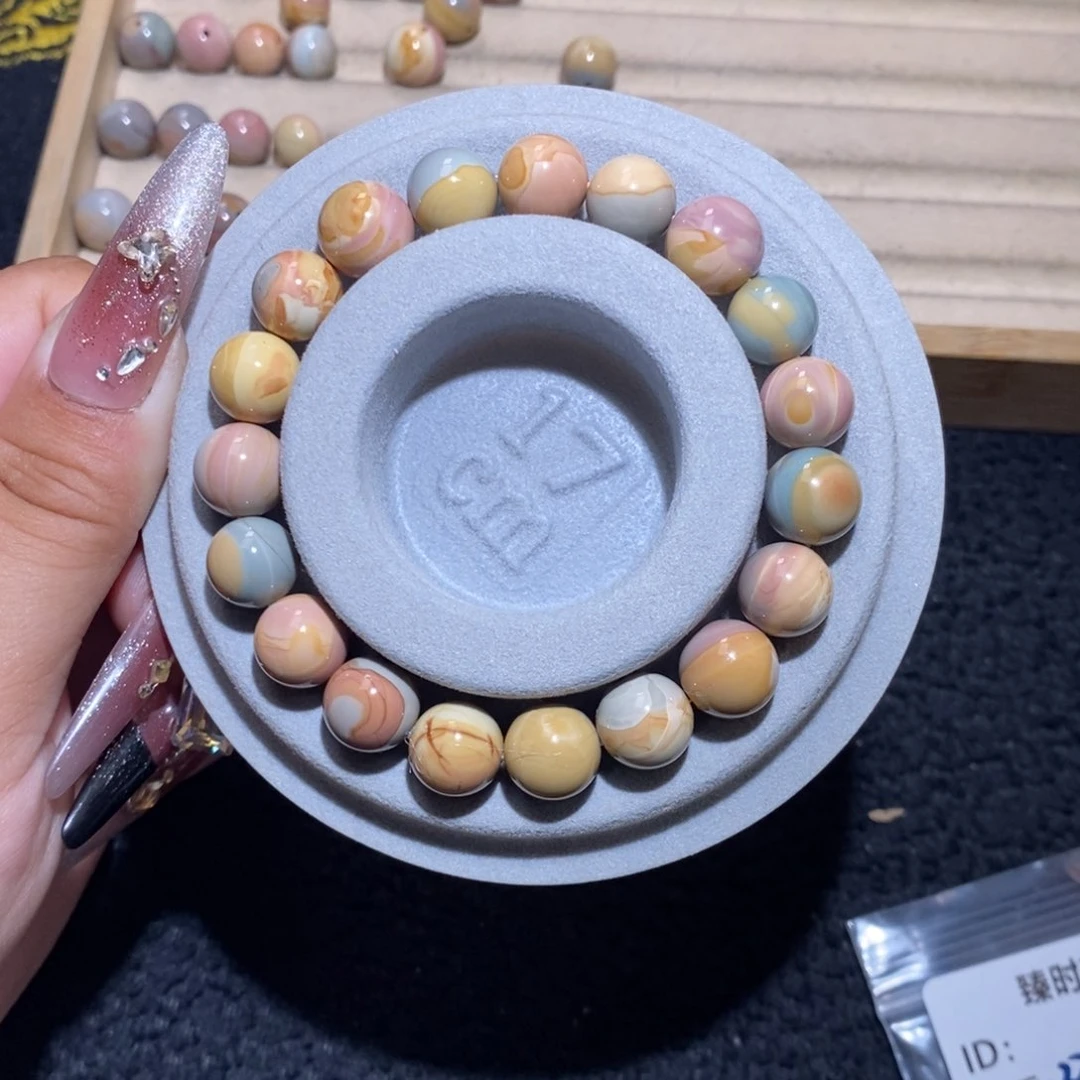 石英质玉手链未镶嵌E****?