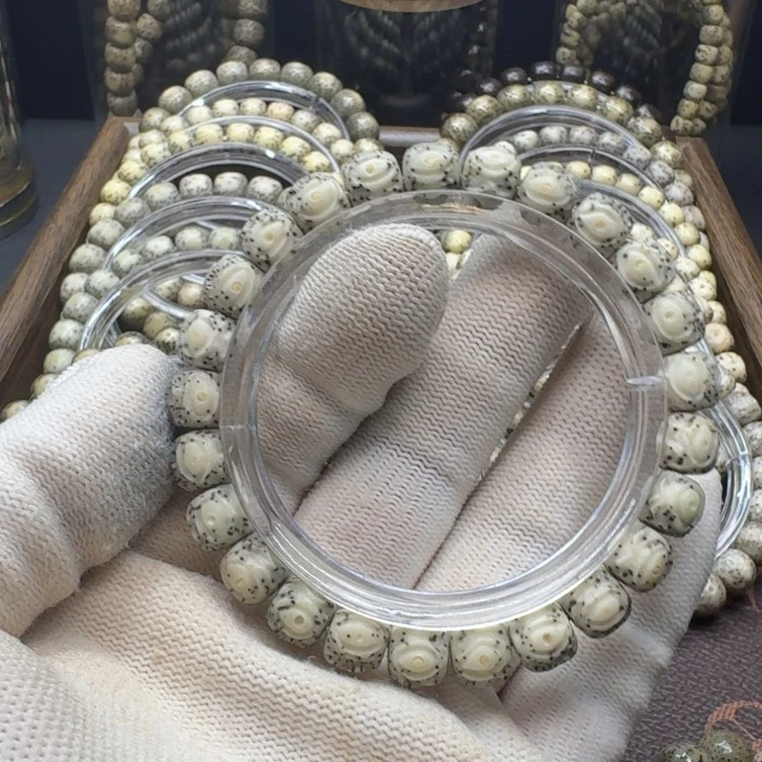 星月菩提吊坠9.8通体龙须手工