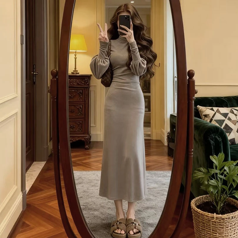 温柔气质灯笼袖连衣裙女冬季新款法式复古遮肉显瘦半高领包臀长裙